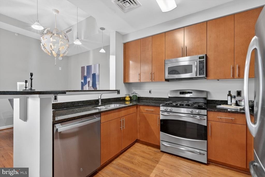 1390 Kenyon Street Nw - Photo 3