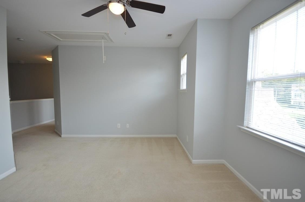 1507 Hinchliff Court - Photo 16