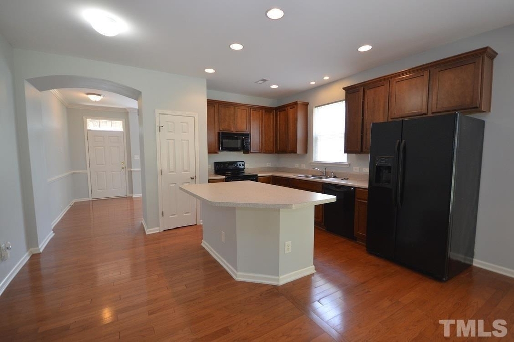 1507 Hinchliff Court - Photo 4