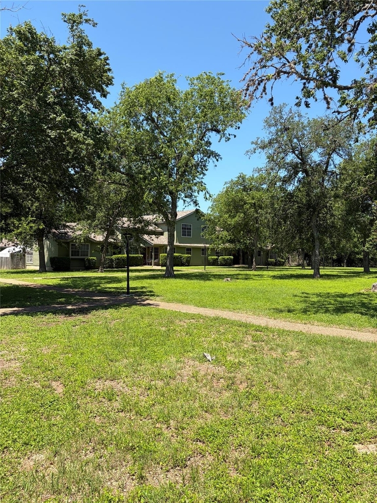 1404 Andra Ln - Photo 2
