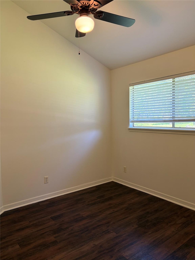 1404 Andra Ln - Photo 11