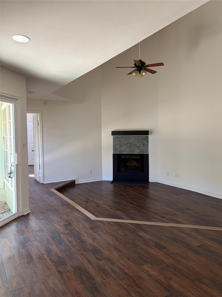 1404 Andra Ln - Photo 4