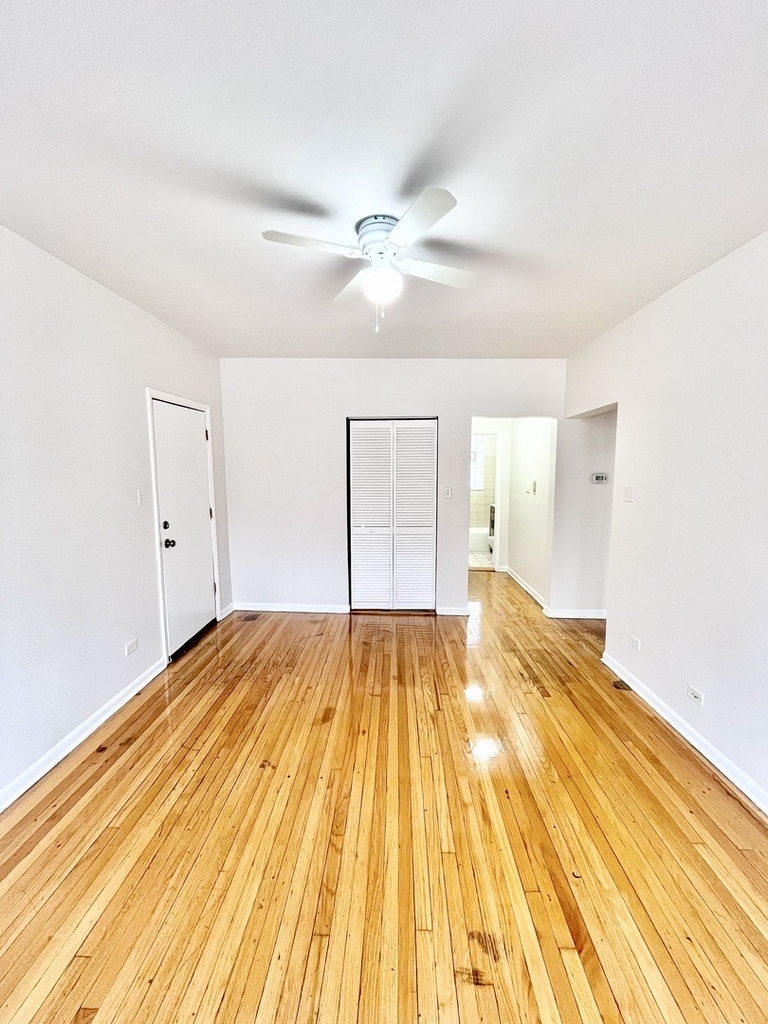 3918 W Augusta Boulevard - Photo 2