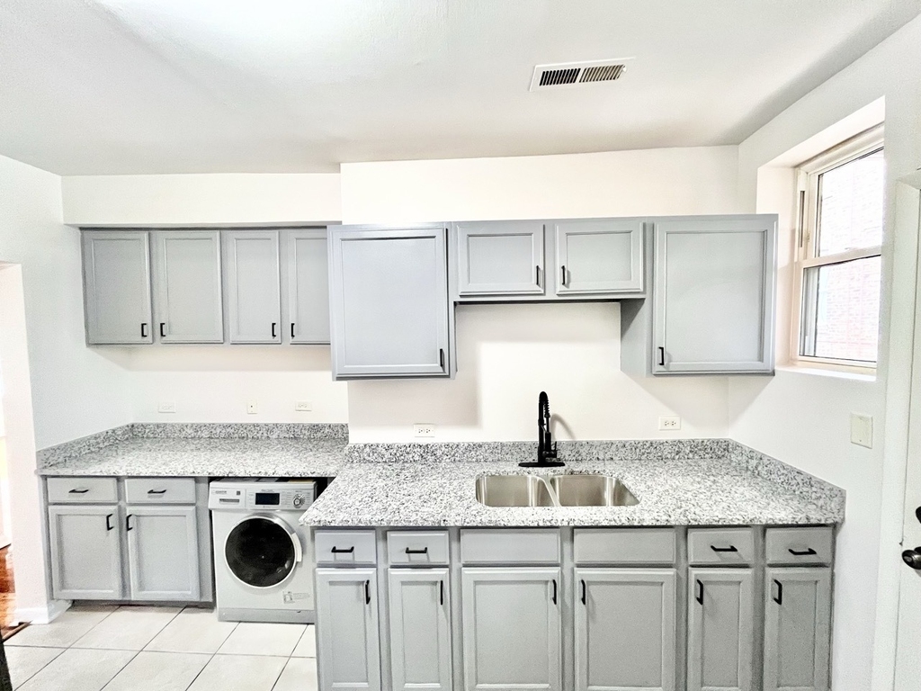 3918 W Augusta Boulevard - Photo 4