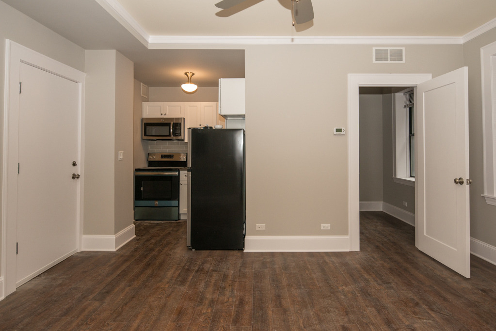 817 W Lakeside Place - Photo 10