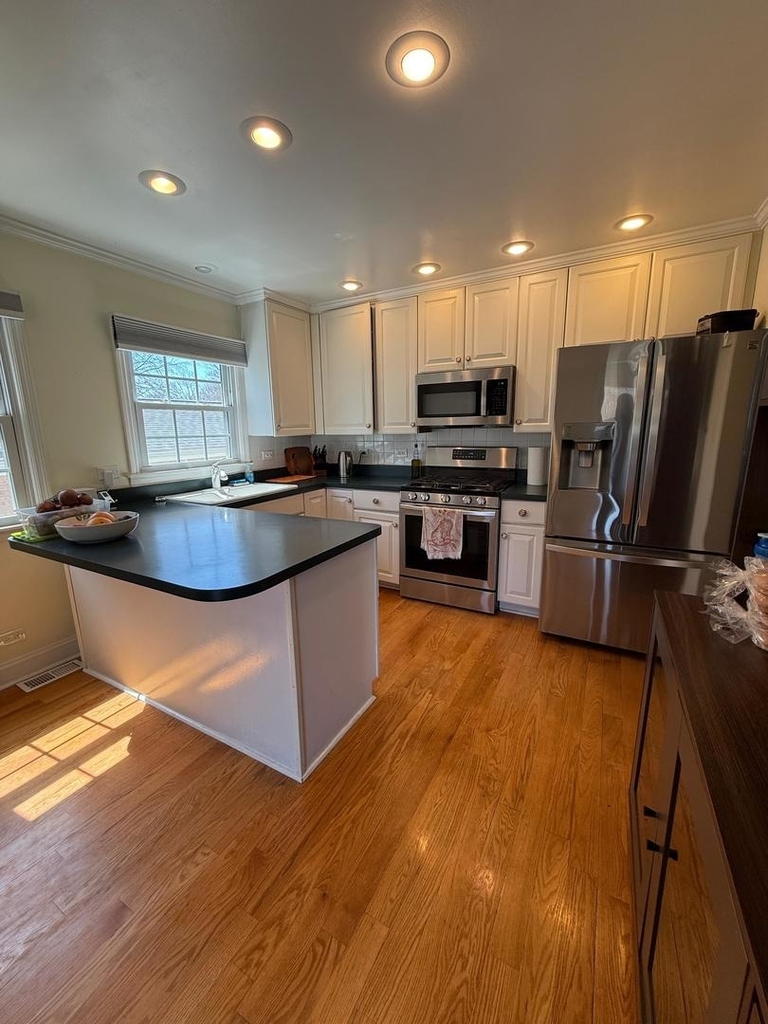939 Wayne Avenue - Photo 2