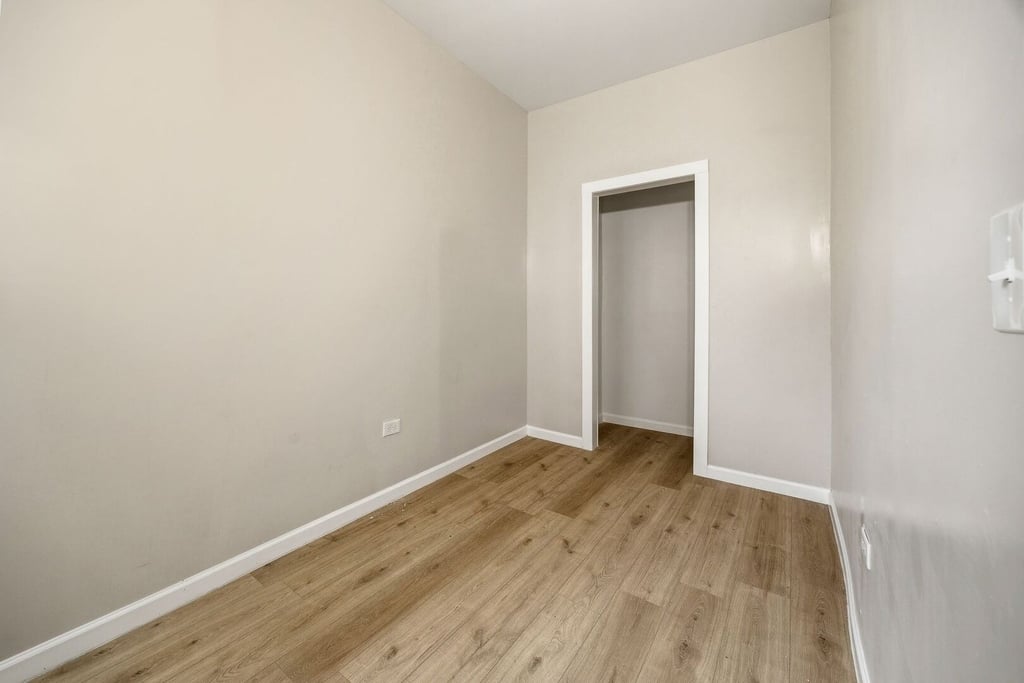 1621 S Lawndale Avenue - Photo 2