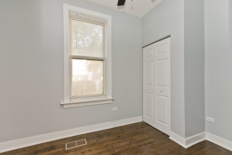 1922 N Wilmot Avenue - Photo 2
