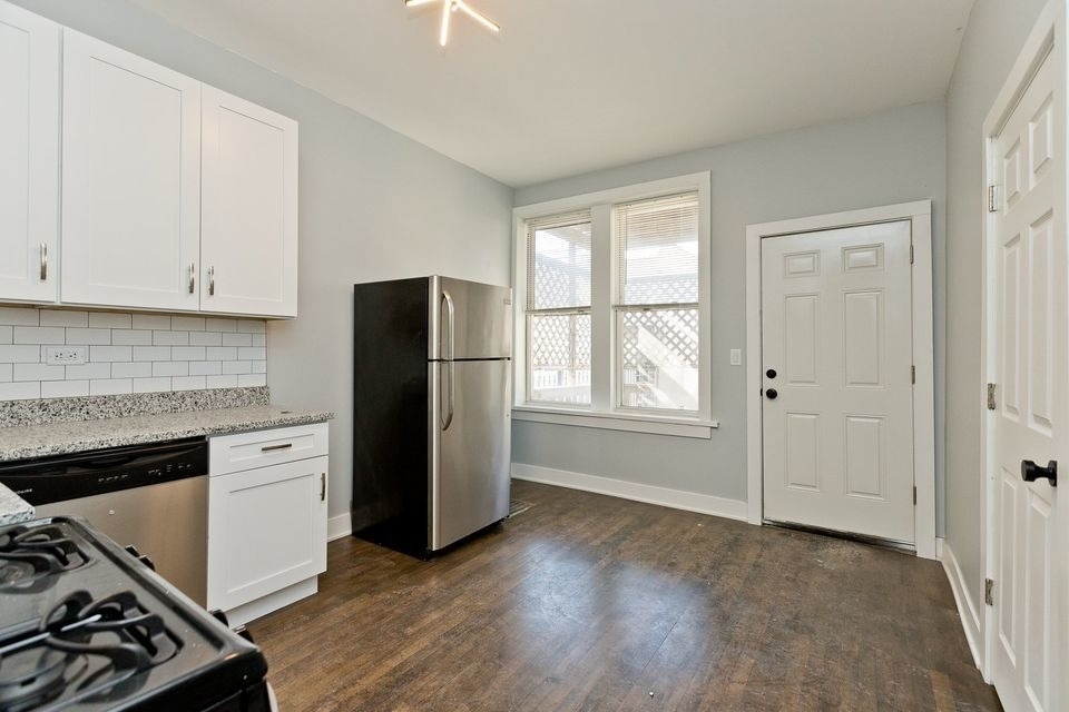 1922 N Wilmot Avenue - Photo 1