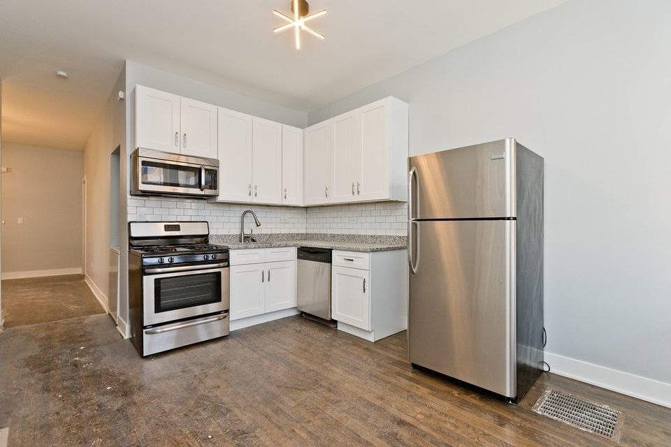 1922 N Wilmot Avenue - Photo 4