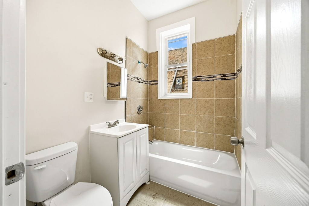 1621 S Lawndale Avenue - Photo 3