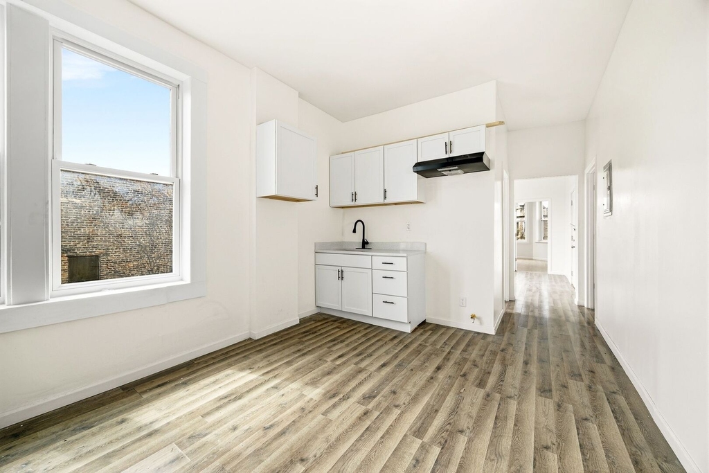 1621 S Lawndale Avenue - Photo 9
