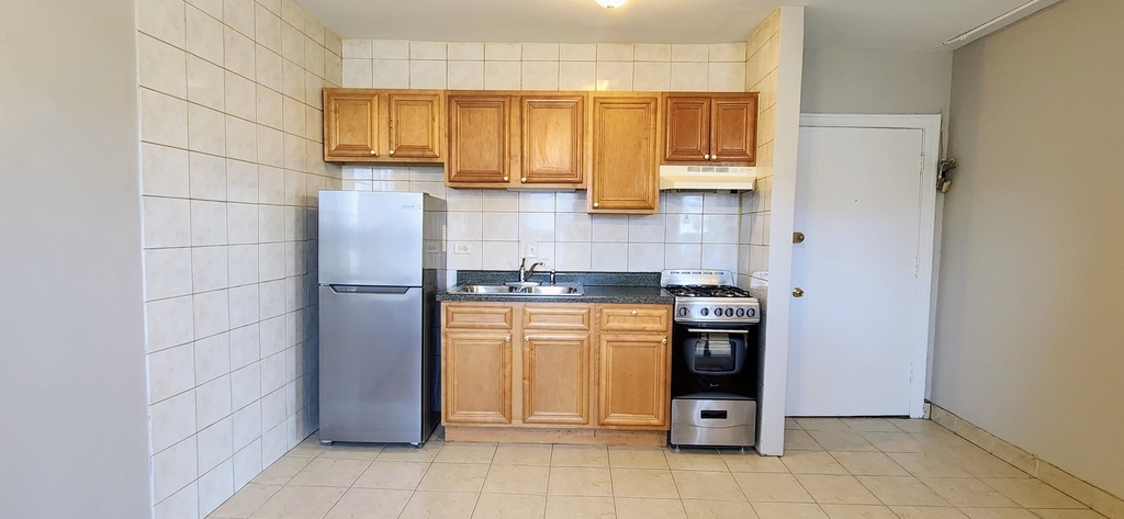 4764 N Virginia Avenue - Photo 3