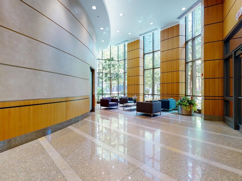 400 N Lasalle Drive - Photo 1