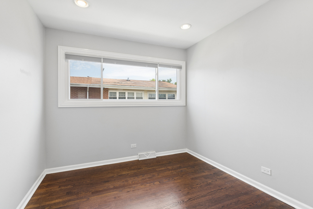 8058 W Lyons Street - Photo 10