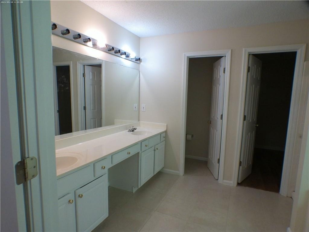 3674 Kentford Lane - Photo 8