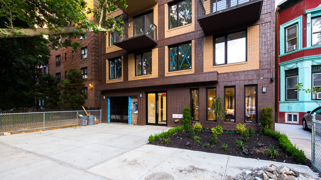 290 Linden Blvd 11226 - Photo 9