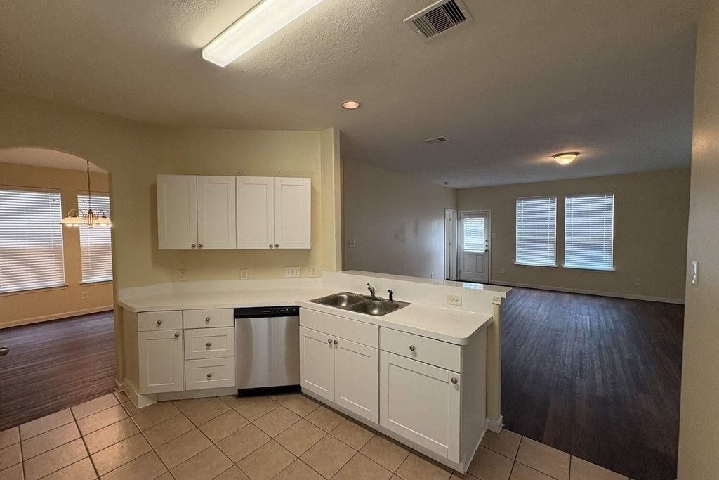 1010 Doubletree Glen Drive - Photo 3