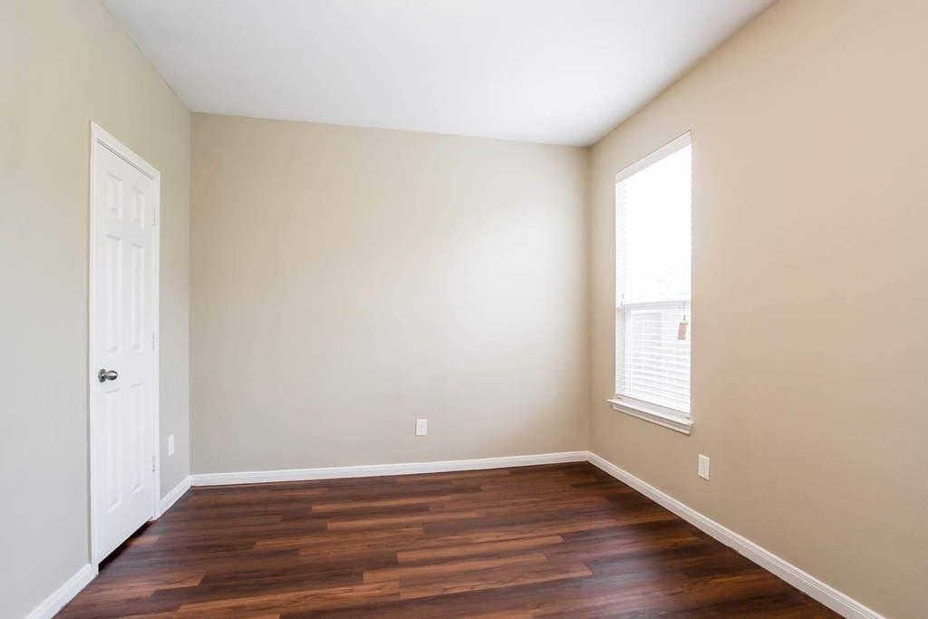 1010 Doubletree Glen Drive - Photo 4