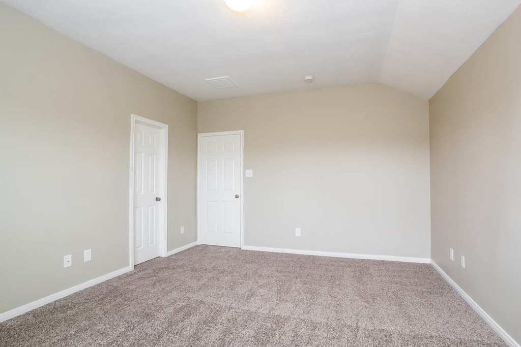 1010 Doubletree Glen Drive - Photo 9