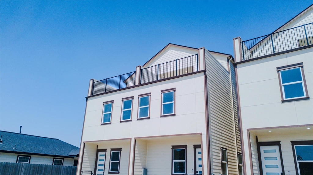 819 North Loop - Photo 2
