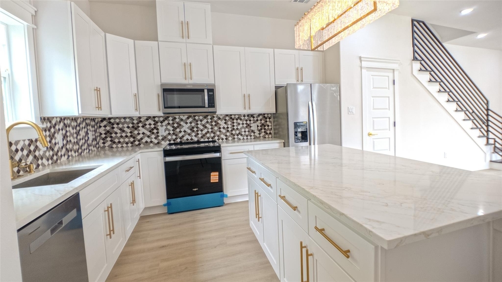 819 North Loop - Photo 15