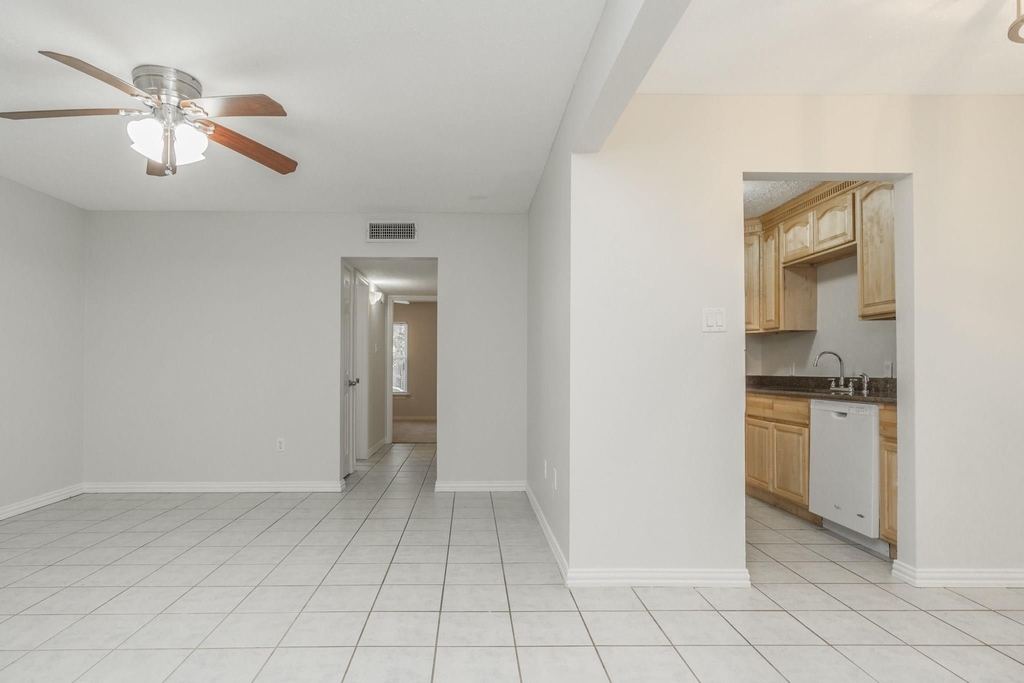 600 19th Street - Photo 1