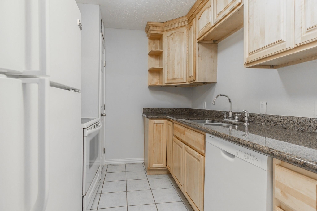 600 19th Street - Photo 8
