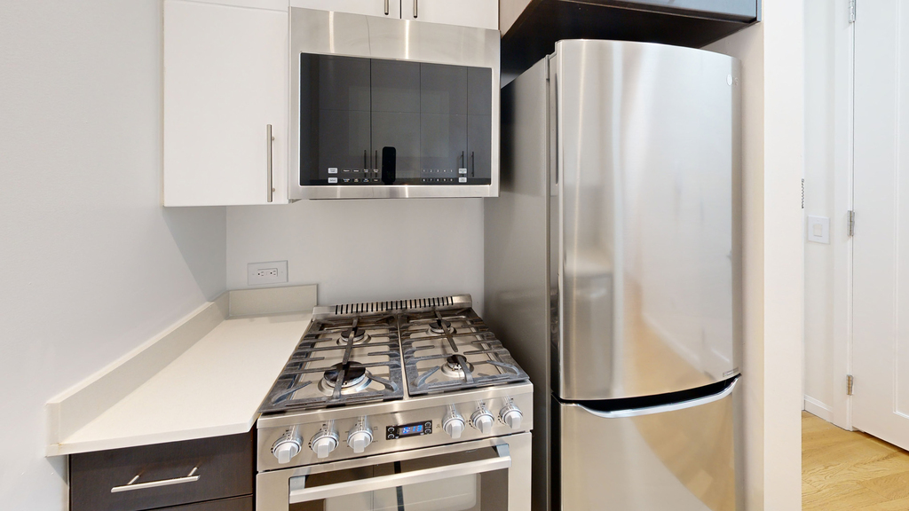 808 Columbus Ave - Photo 1