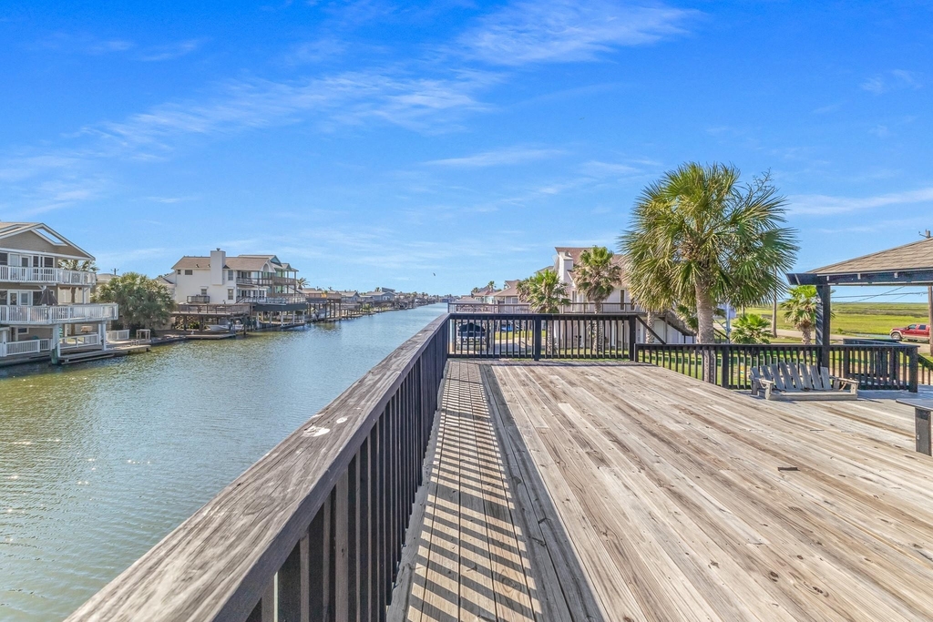 4907 Jolly Roger Road - Photo 2
