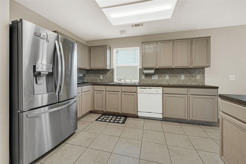 8123 Solara Bend - Photo 10