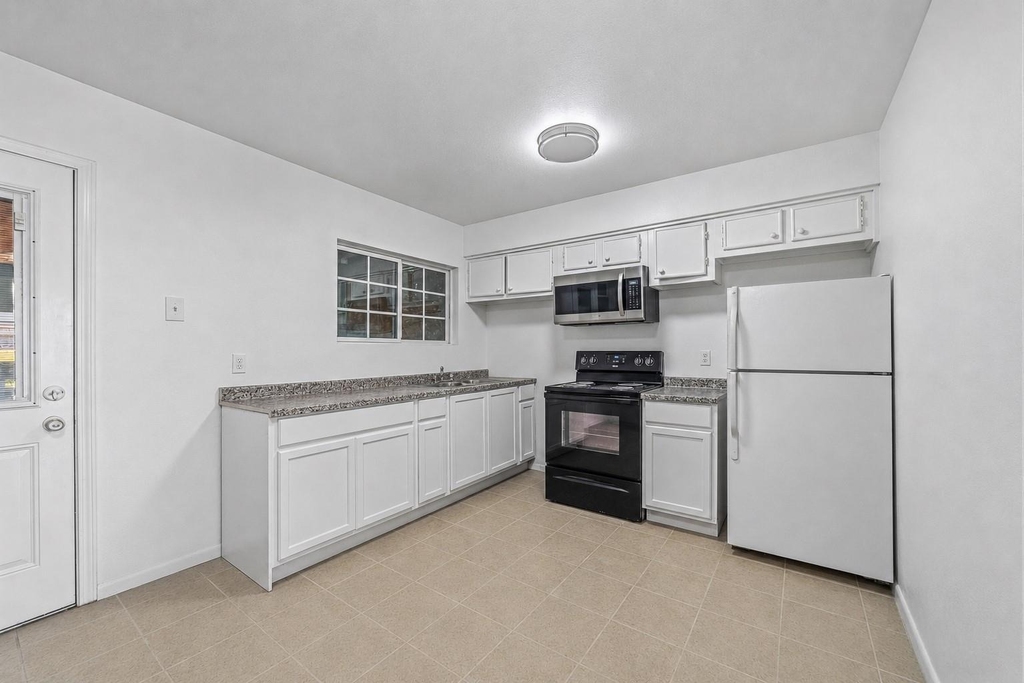 12054 Beechnut Street - Photo 20