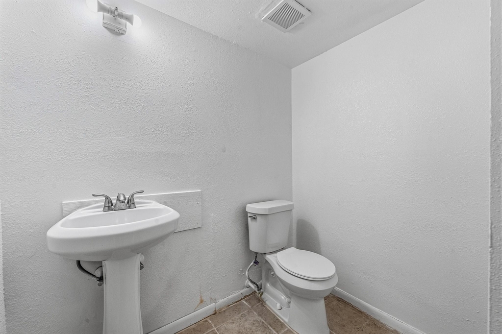12054 Beechnut Street - Photo 2