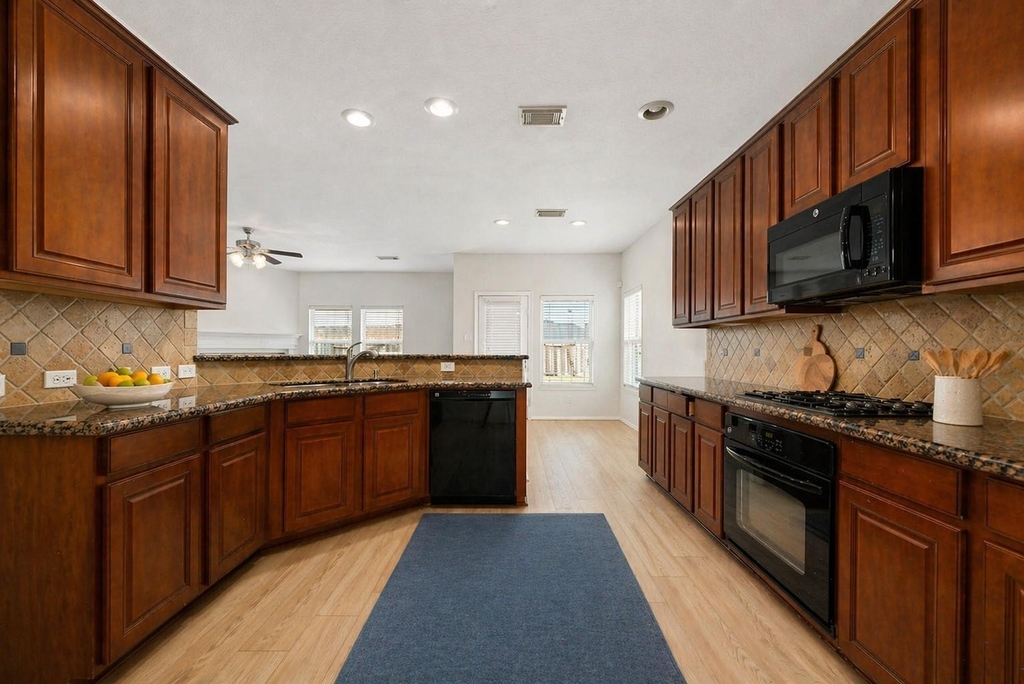 21426 Venture Park Drive - Photo 3