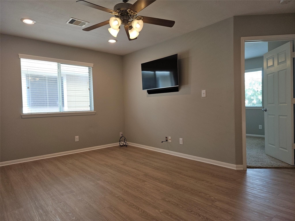 8517 Sunset Loch Drive - Photo 21