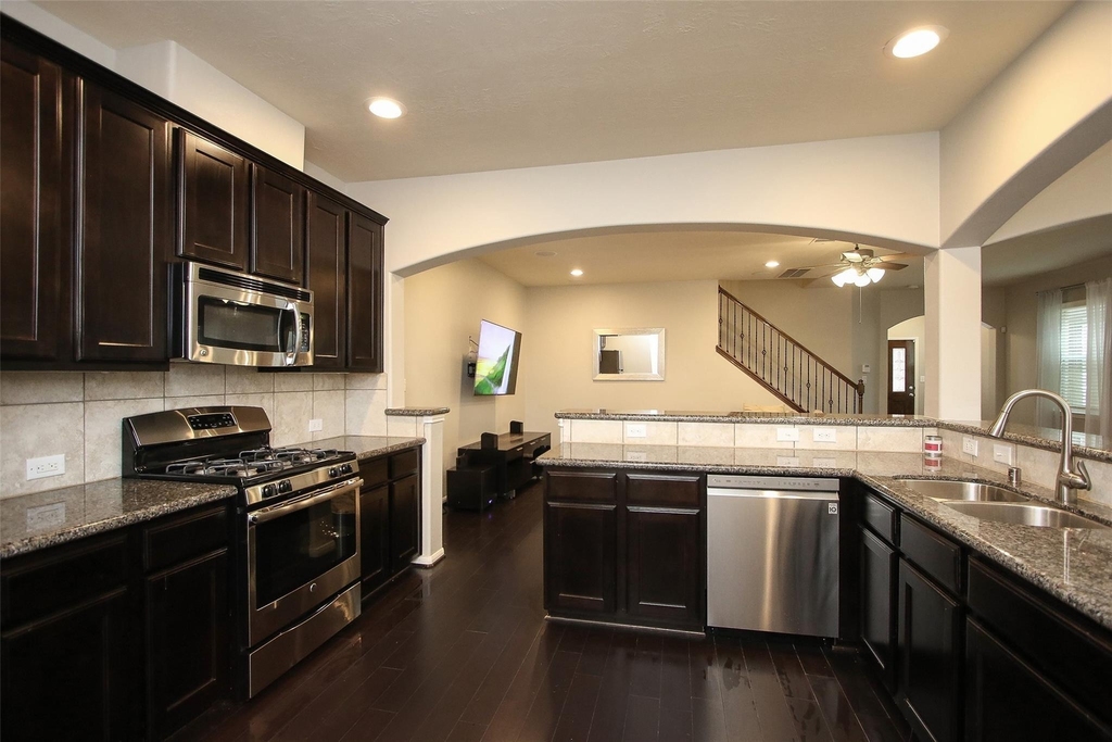 8517 Sunset Loch Drive - Photo 11