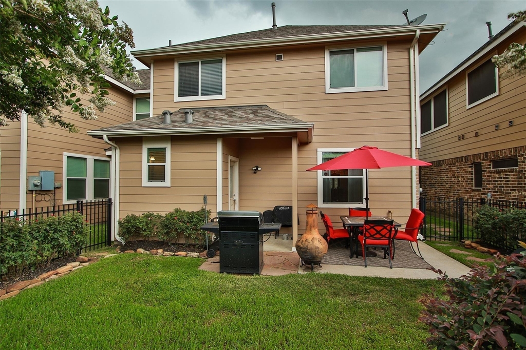 8517 Sunset Loch Drive - Photo 19