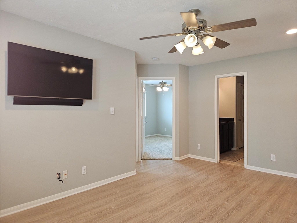 8517 Sunset Loch Drive - Photo 20