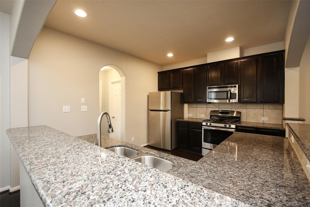 8517 Sunset Loch Drive - Photo 8