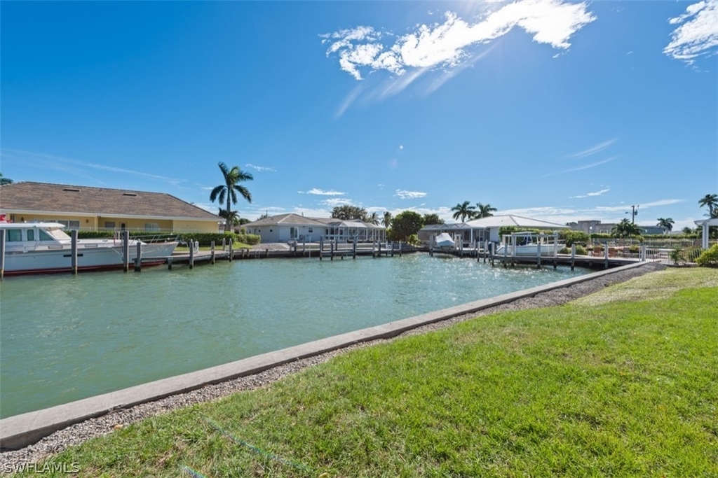 955 Iris Court - Photo 34