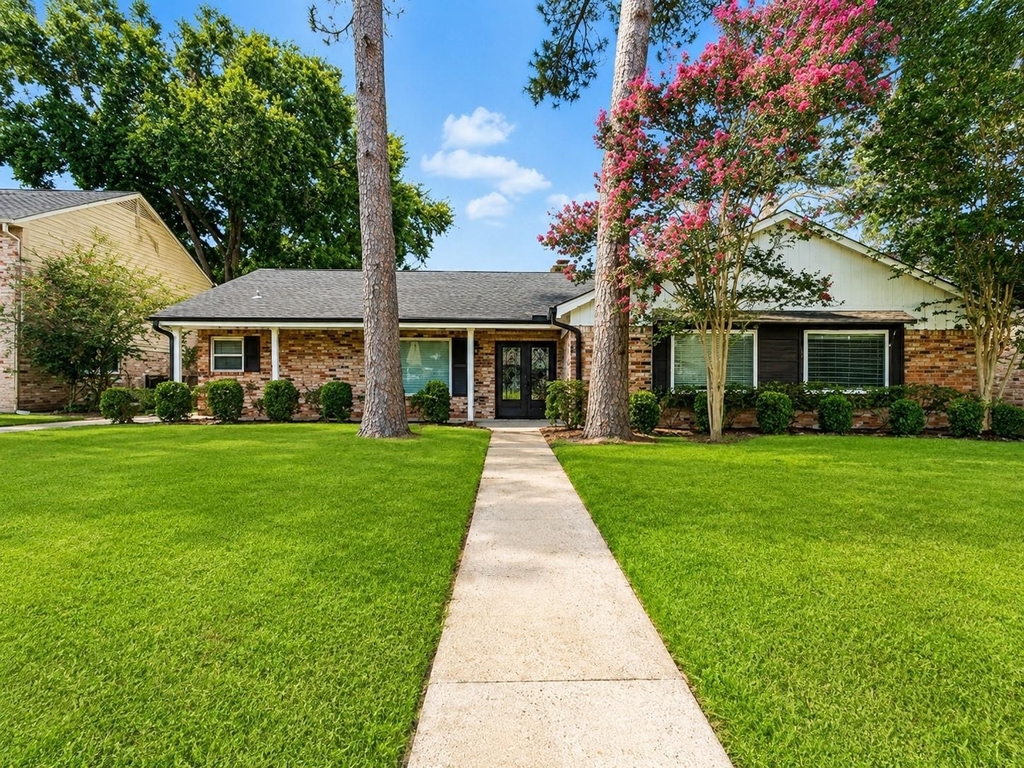11211 Ash Creek Drive - Photo 0