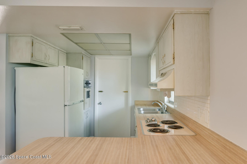 300 Amherst Avenue - Photo 7