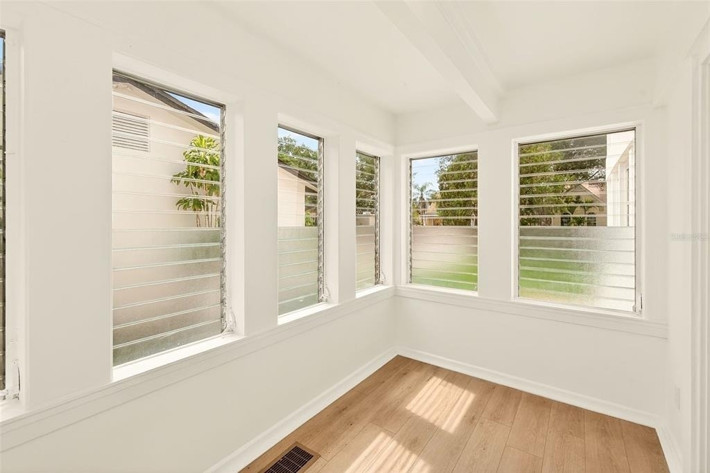 925 16th Avenue N - Photo 6