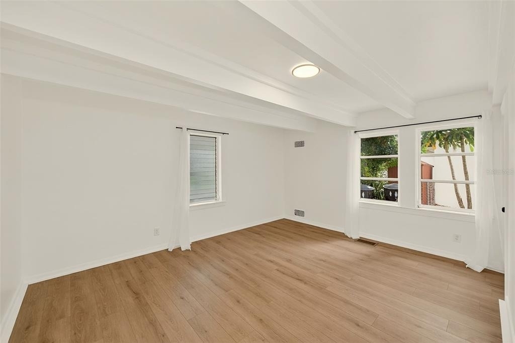 925 16th Avenue N - Photo 15