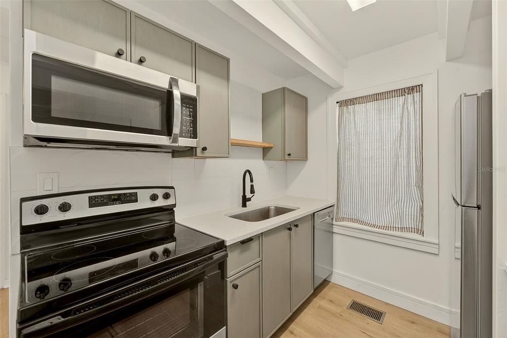 925 16th Avenue N - Photo 12