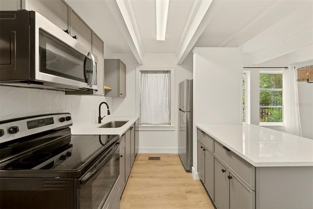 925 16th Avenue N - Photo 10