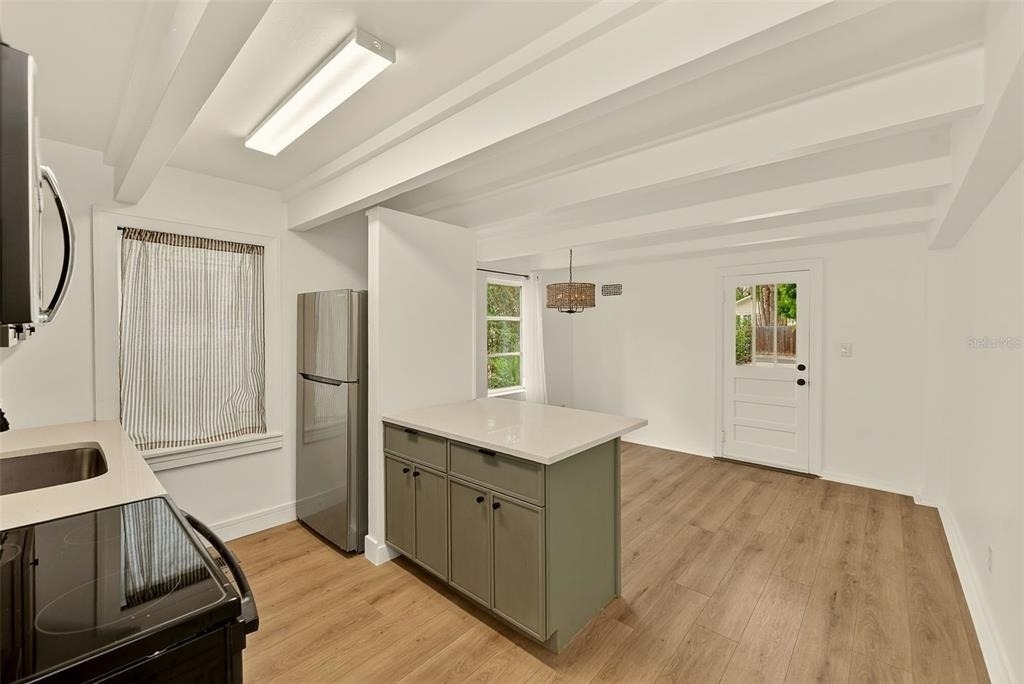 925 16th Avenue N - Photo 9