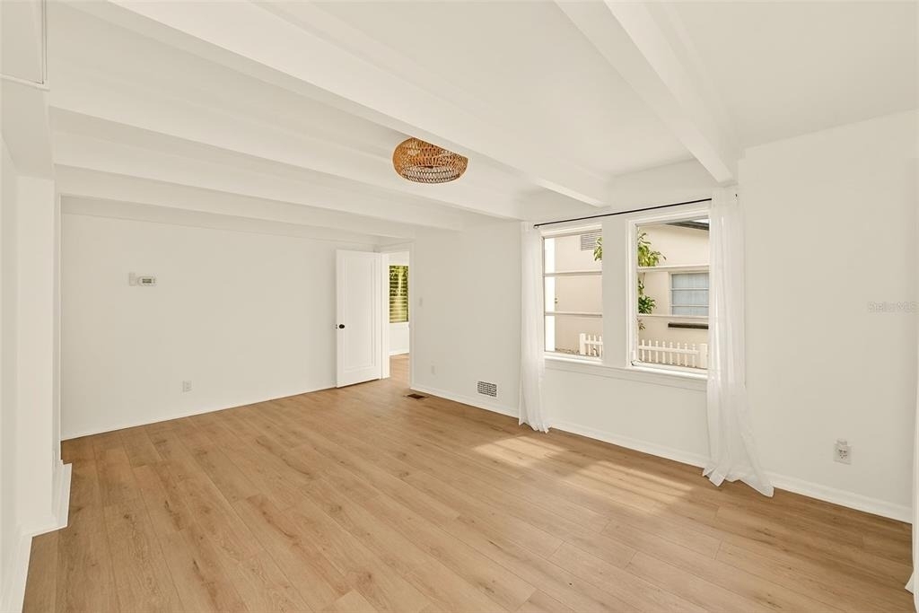 925 16th Avenue N - Photo 2