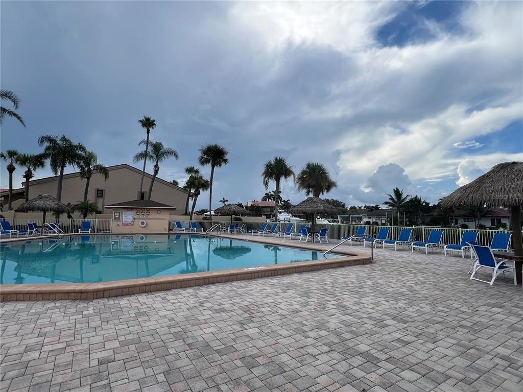 4900 Brittany Drive S - Photo 5