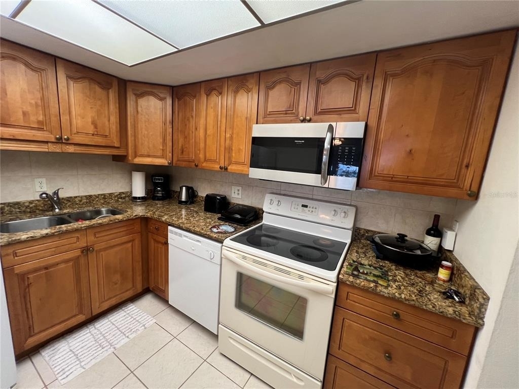 4900 Brittany Drive S - Photo 19